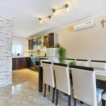 Prázdninový dům House Meri, 5+2, *